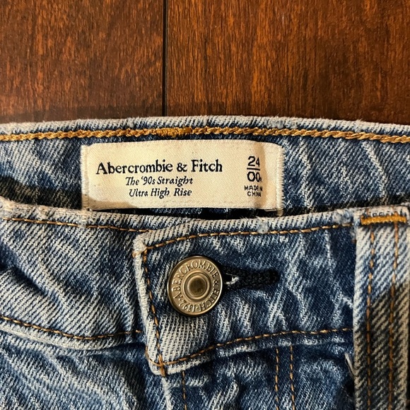 Abercrombie & Fitch Ultra High Rise Straight Leg Jeans - Picture 2 of 3